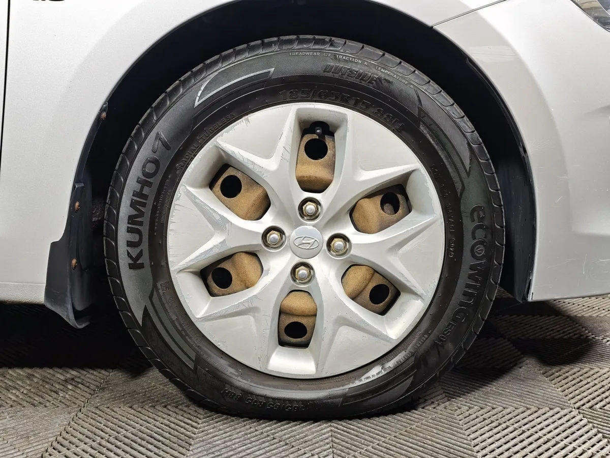 Hyundai Solaris 1.6 AT (123 л.с.) Comfort Серебристый в АВИЛОН. Слайд №9