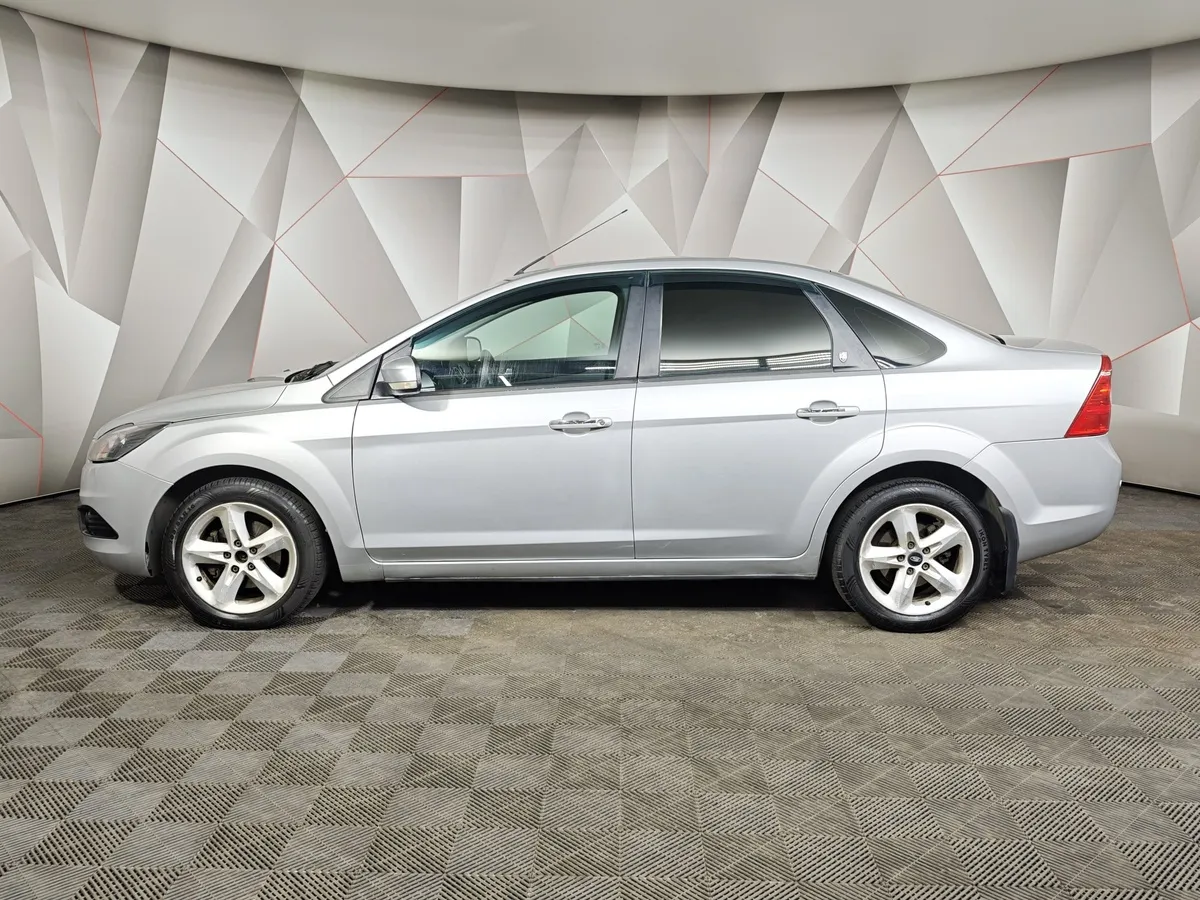Ford Focus 2.0 AT (145 л.с.) Серебристый в АВИЛОН. Слайд №5