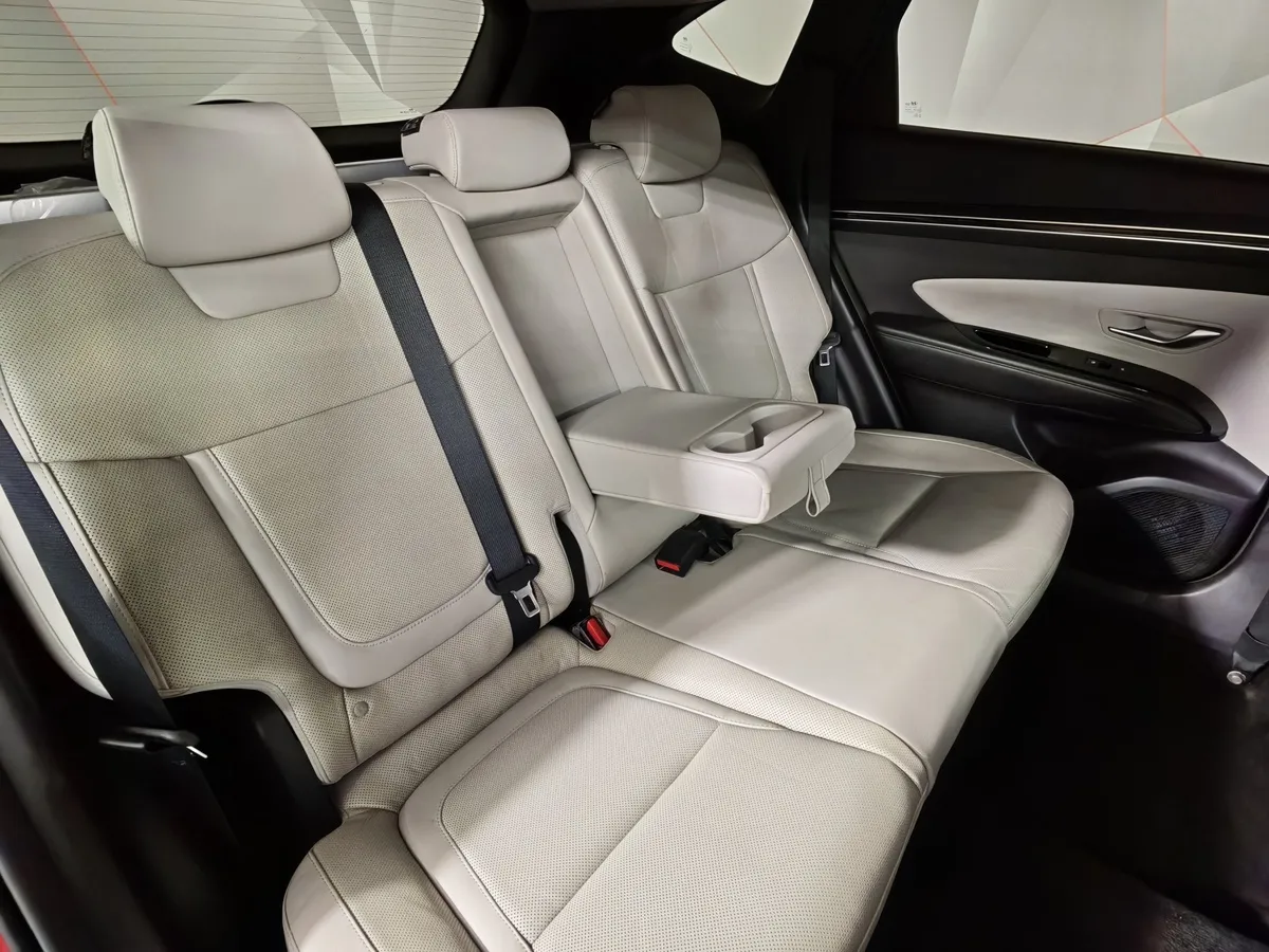 Hyundai Tucson 2.0 AT 4WD (142 л.с.) Красный в АВИЛОН. Слайд №17