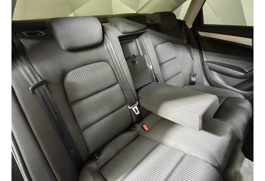 Audi A4 1.8 TFSI multitronic (160 л.с.) Черный в АВИЛОН. Слайд №17