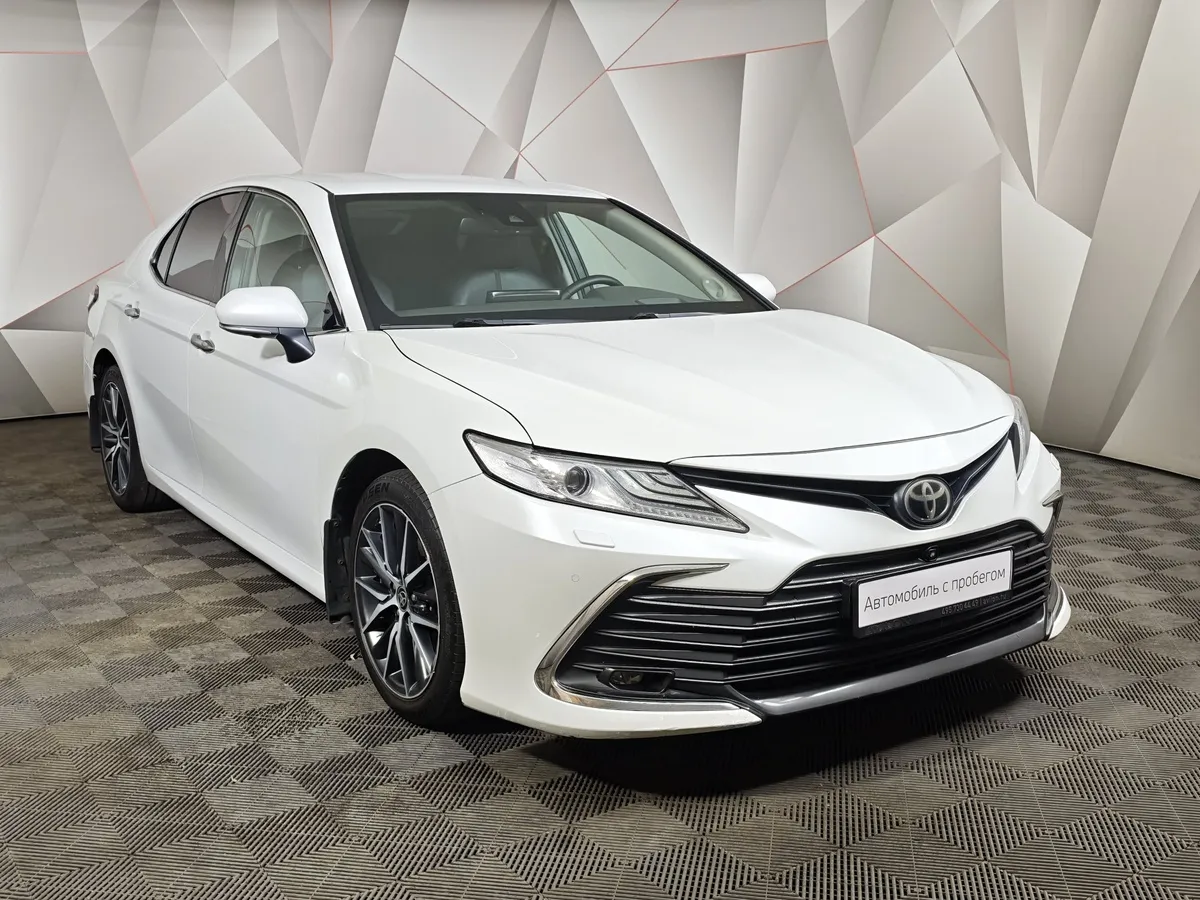 Toyota Camry 3.5 AT (249 л.с.) Белый в АВИЛОН. Слайд №3