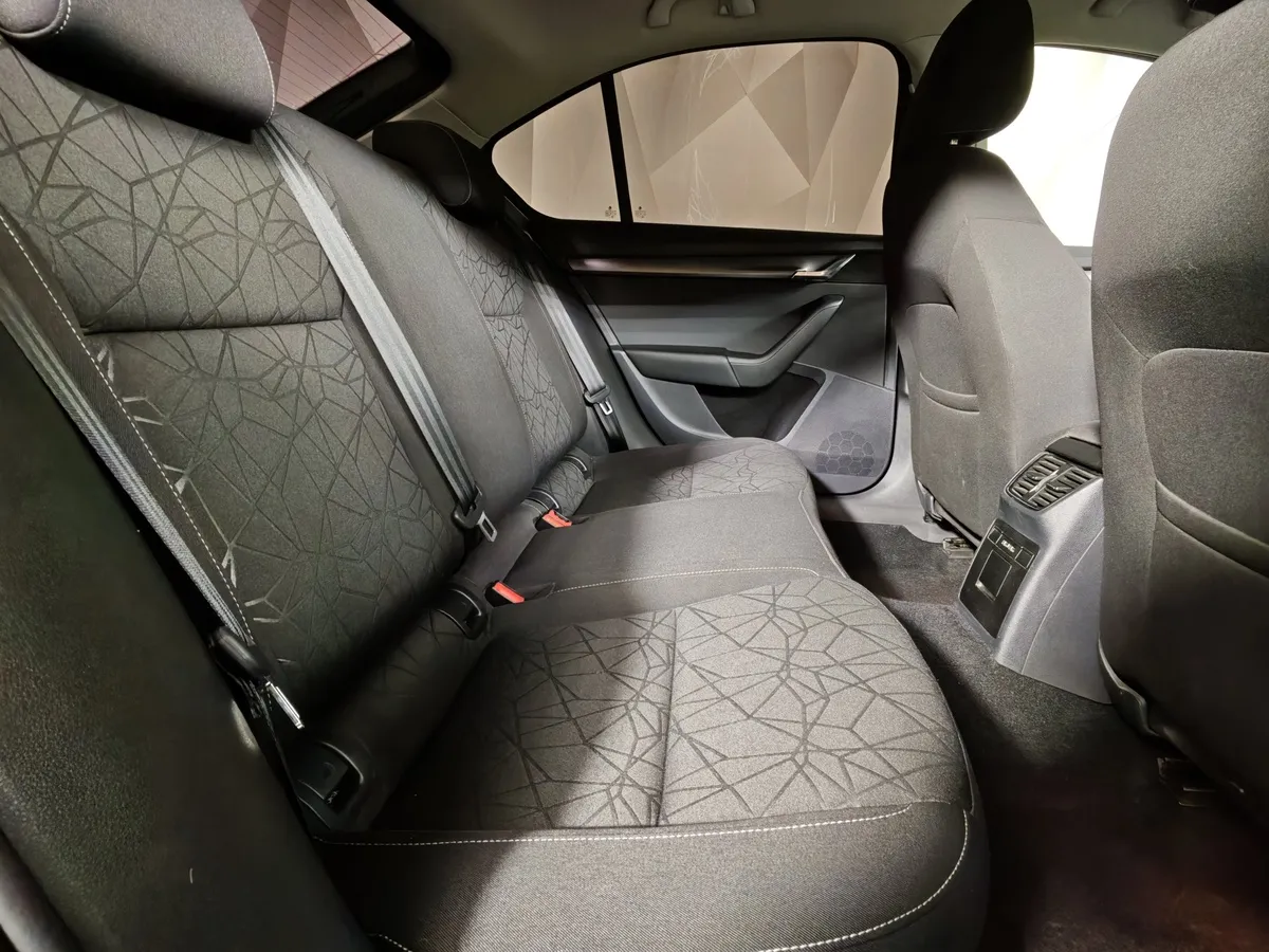 Skoda Octavia 1.4 TSI DSG (140 л.с.) Hockey Edition Серый в АВИЛОН. Слайд №16