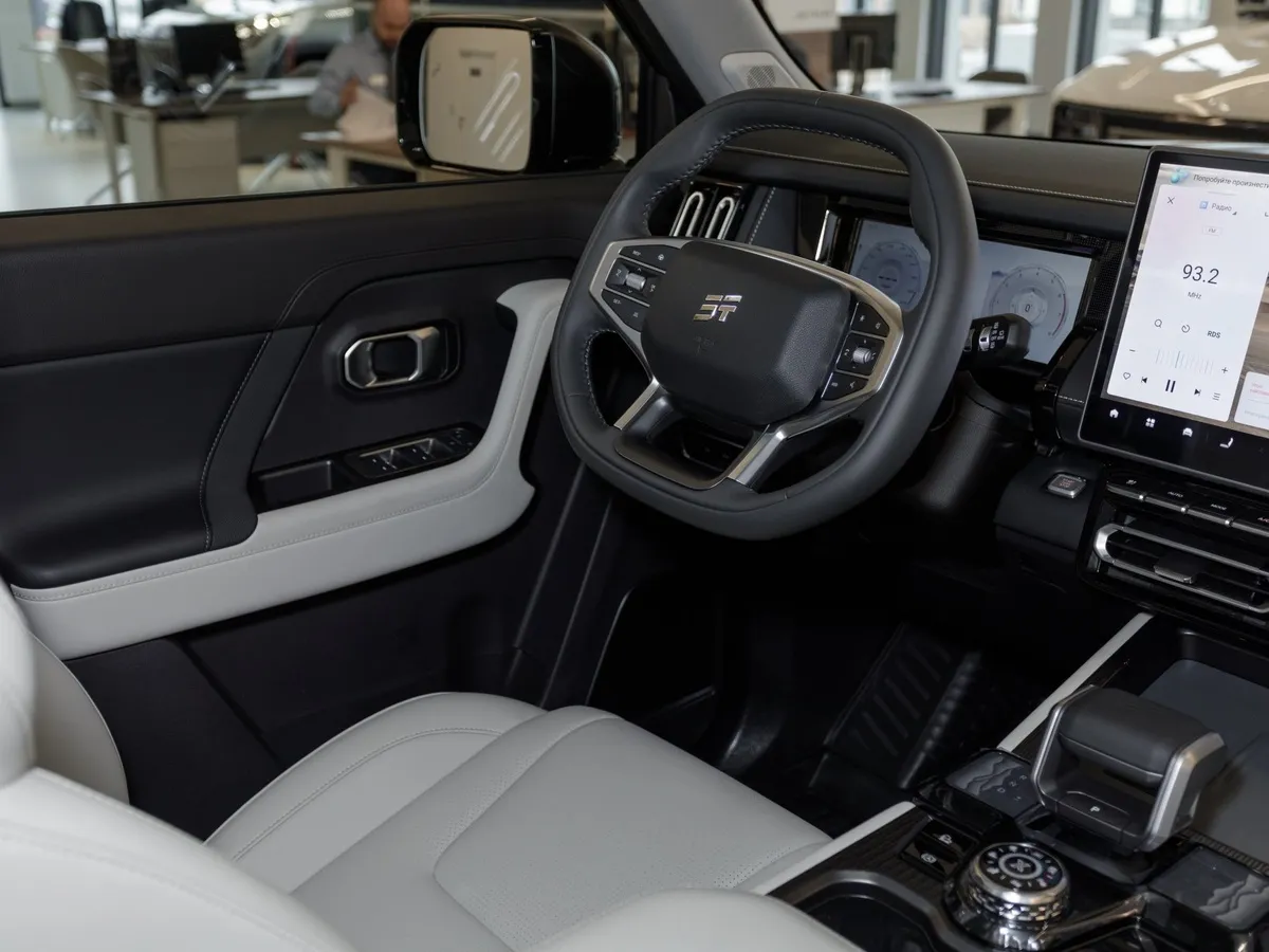 JETOUR T1 2.0T AT 4WD (245 л.с.) Лимитированная серия Черный в АВИЛОН. Слайд №14
