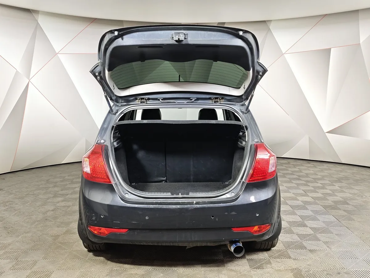 Kia Ceed 1.6 MT (126 л.с.) Comfort Черный в АВИЛОН. Слайд №10