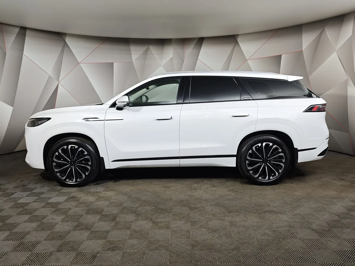 JAECOO J8 2.0 DCT 4WD (249 л.с.) Комфорт Белый в АВИЛОН. Слайд №5