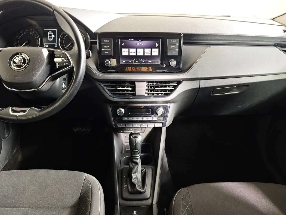 Skoda Rapid 1.6 AT (110 л.с.) Белый в АВИЛОН. Слайд №15