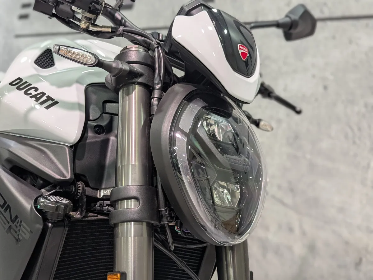 Ducati Monster Plus Plus 937 см³ 937 Белый в АВИЛОН. Слайд №6
