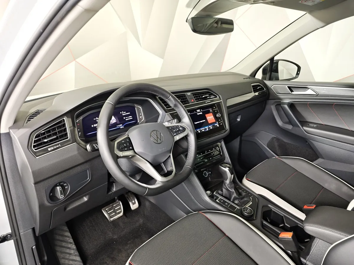 Volkswagen Tiguan 2.0 TSI 4Motion AT (180 л.с.) Urban Sport Белый в АВИЛОН. Слайд №19