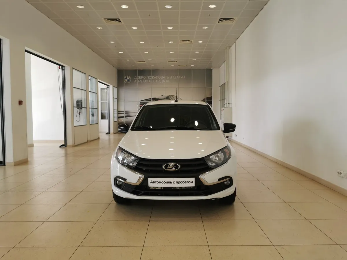 ВАЗ (Lada) Granta 1.6 MT 16 кл (106 л.с.) Белый в АВИЛОН. Слайд №7