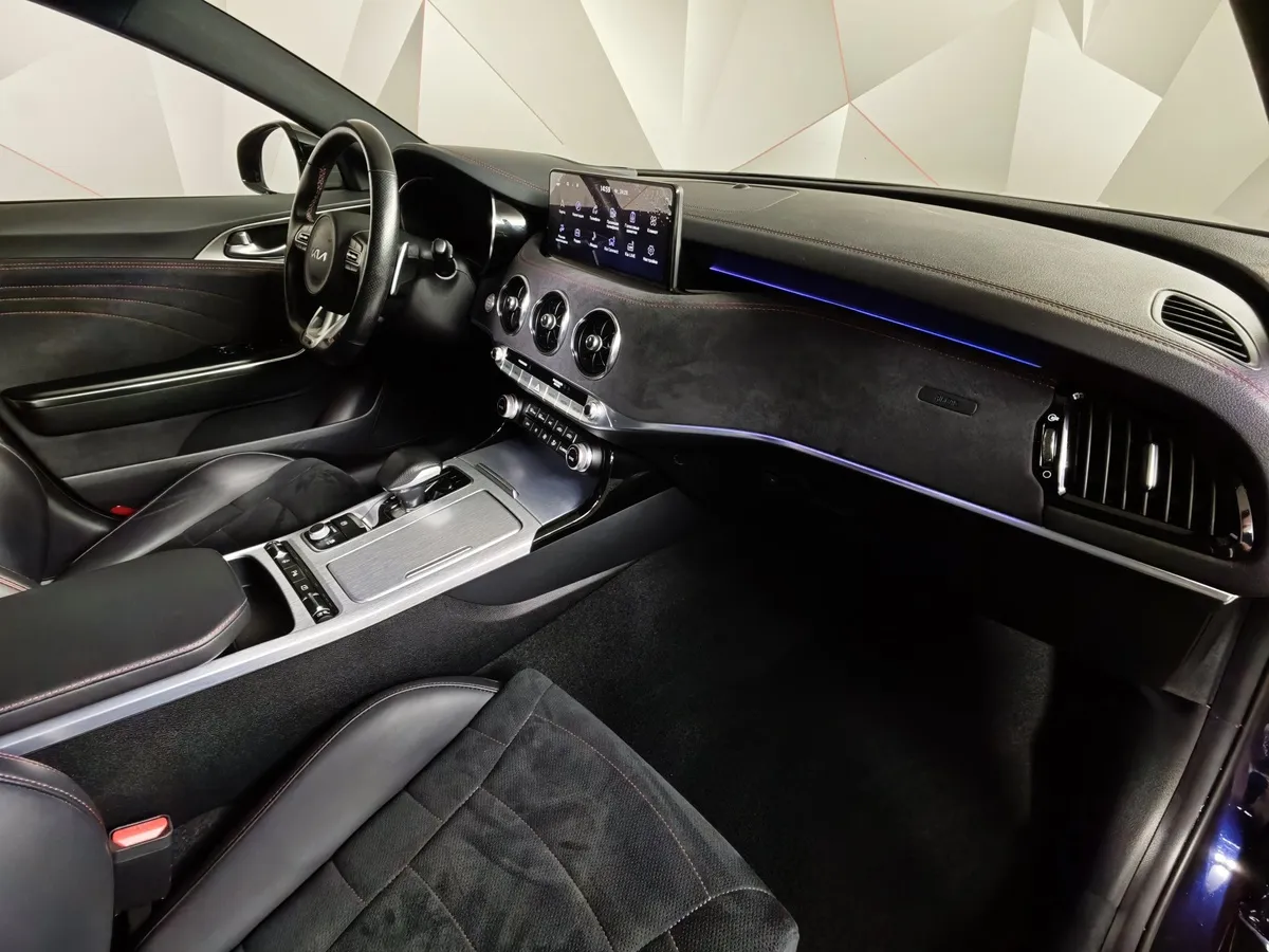 Kia Stinger 2.0 AT AWD (247 л.с.) GT Line Синий в АВИЛОН. Слайд №13