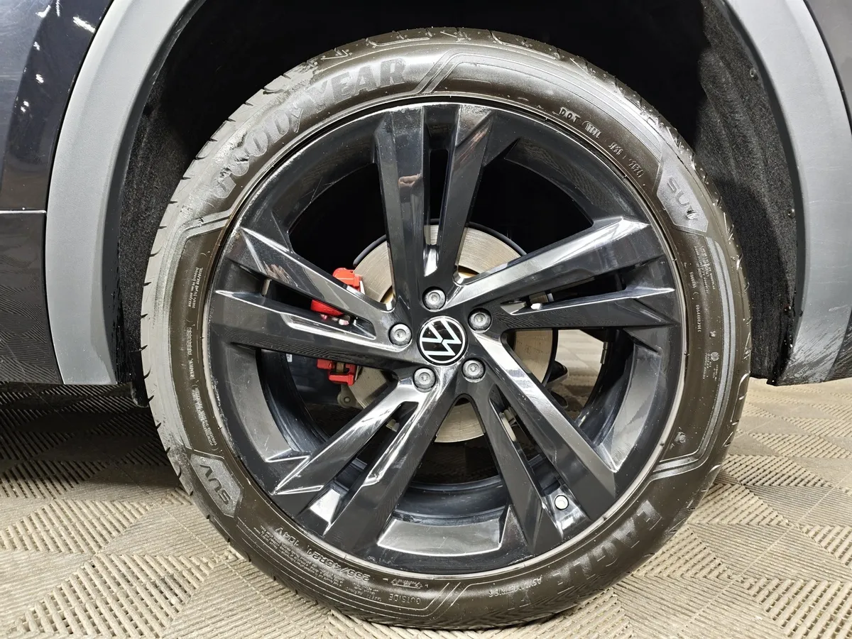 Volkswagen Teramont X 2.0 7DSG AWD (220 л.с.) Черный в АВИЛОН. Слайд №9