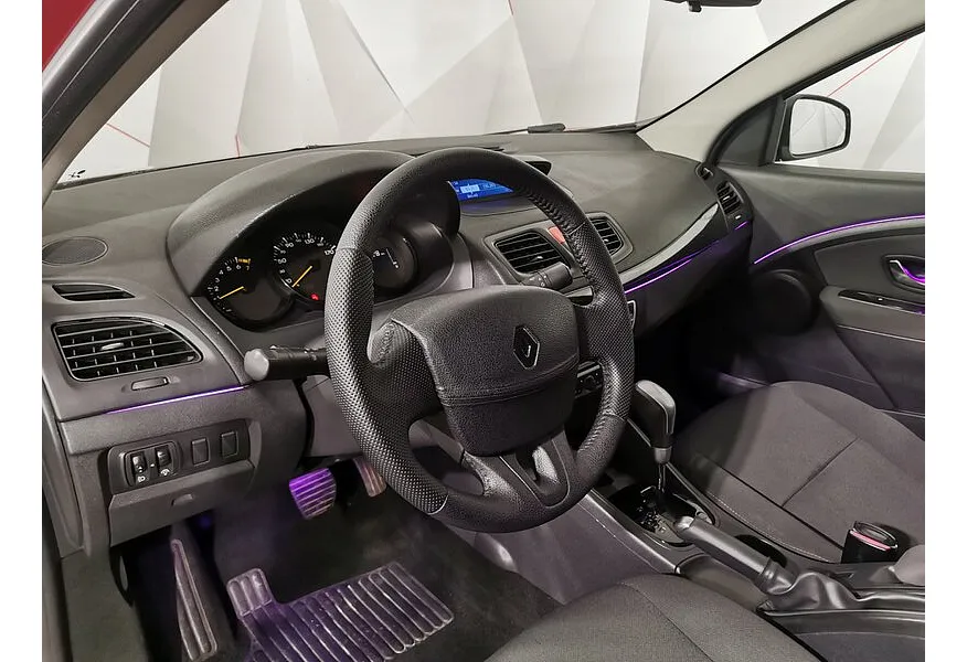 АВИЛОН - Renault Fluence 1.6 AT (110 л.с.) Красный - slide 8