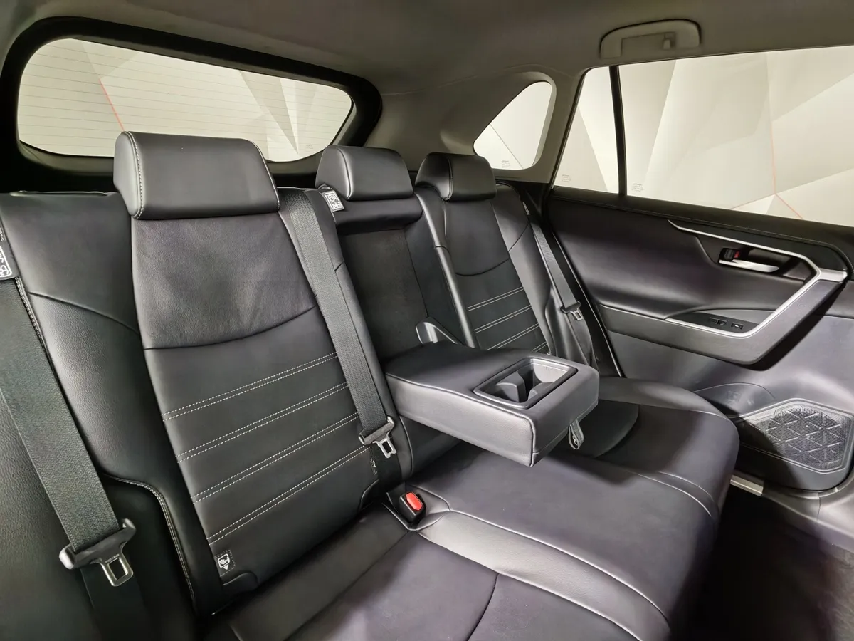 Toyota RAV4 2.0i CVT AWD (149 л.с.) Белый в АВИЛОН. Слайд №17