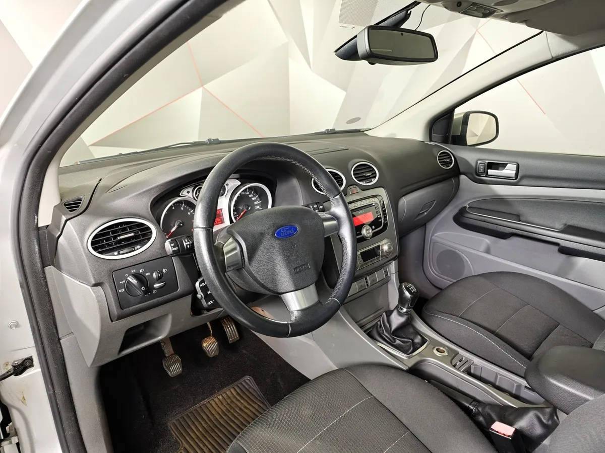 Ford Focus 1.8 MT (125 л.с.) Серебристый в АВИЛОН. Слайд №18