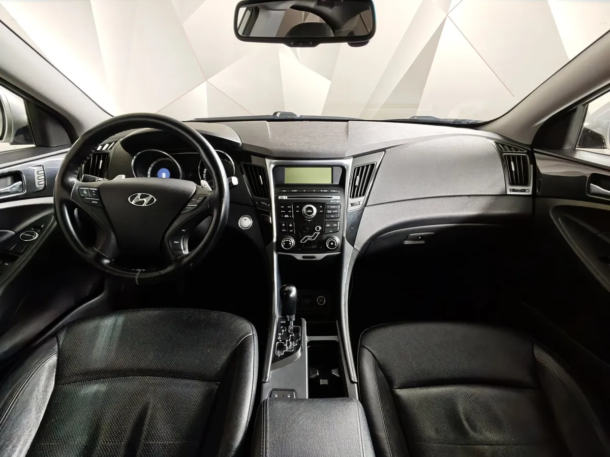 Hyundai Sonata 2.0 MPi AT (150 л.с.) Style Серебристый в АВИЛОН. Слайд №14