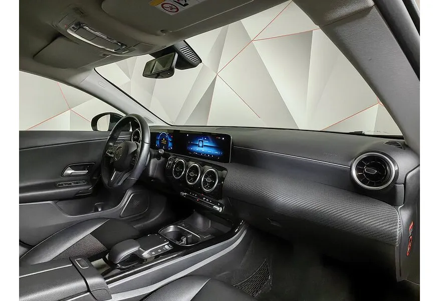 Mercedes-Benz CLA 200 7-G DCT (150 л.с.) Синий в АВИЛОН. Слайд №13