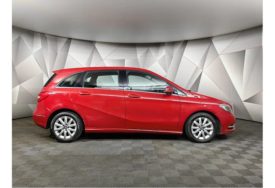 Mercedes-Benz B-Класс B 200 7G-DCT (150 л.с.) Красный в АВИЛОН. Слайд №6