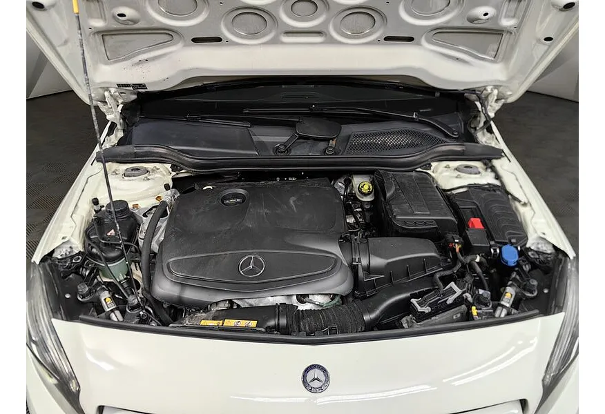 Mercedes-Benz A-Класс 180 7G-DCT (122 л.с.) Белый в АВИЛОН. Слайд №11