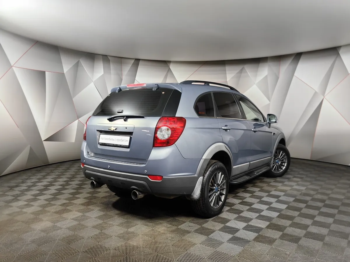 Chevrolet Captiva 2.4 AT (5 мест) (167 л.с.) LT Серый в АВИЛОН. Слайд №2