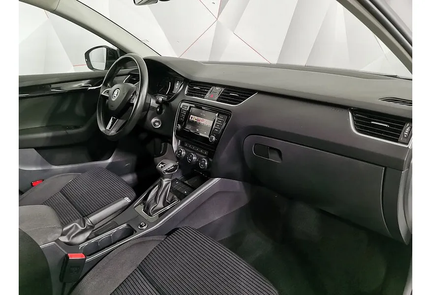 Skoda Octavia 2.0 TDI DSG (150 л.с.) Белый в АВИЛОН. Слайд №13