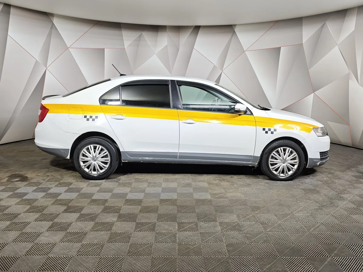 Skoda Rapid 1.6 AT (110 л.с.) Белый в АВИЛОН. Слайд №6