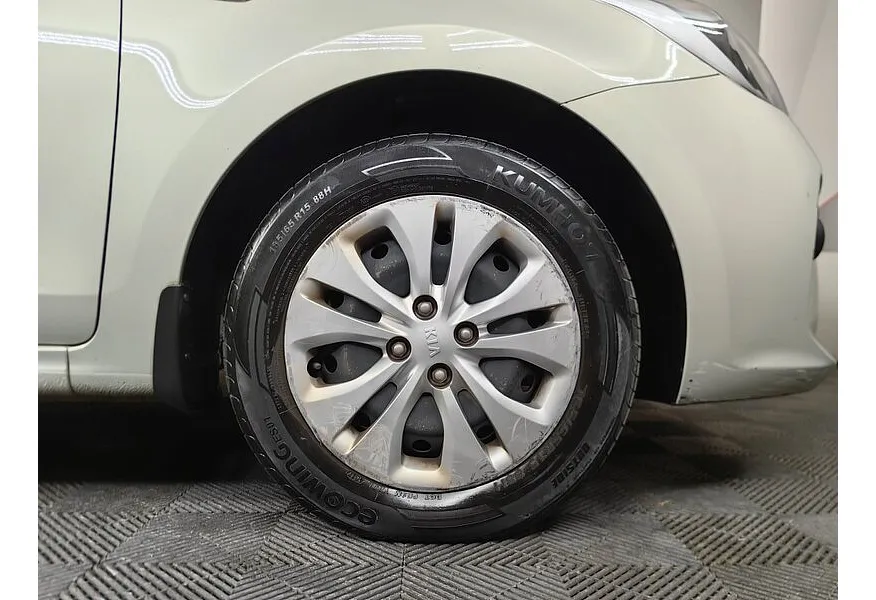 Kia Rio 1.6 AT (123 л.с.) Comfort Бежевый в АВИЛОН. Слайд №9