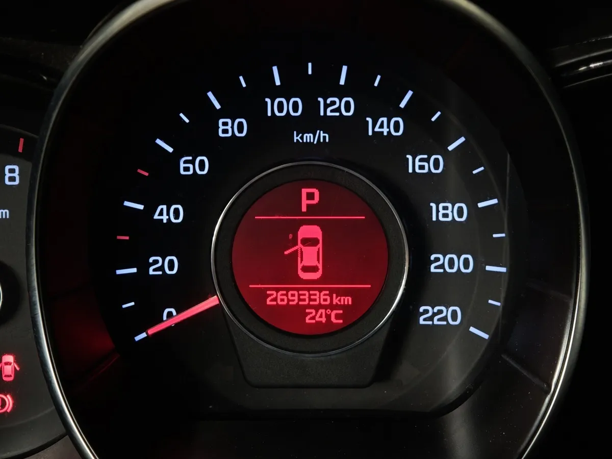 Kia Rio 1.6 AT (123 л.с.) Красный в АВИЛОН. Слайд №18