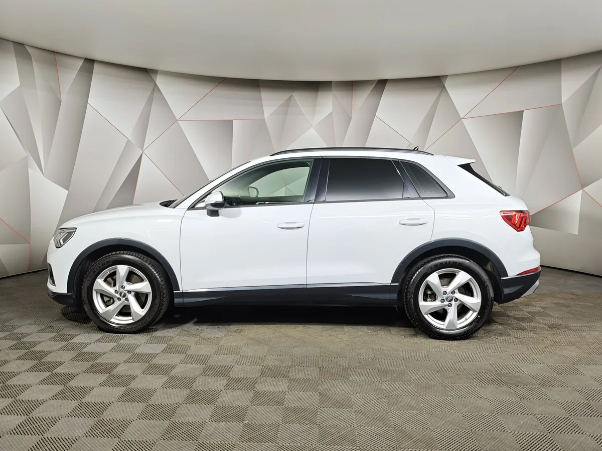 Audi Q3 2.0 TFSI S tronic quattro (180 л.с.) Design Белый в АВИЛОН. Слайд №5