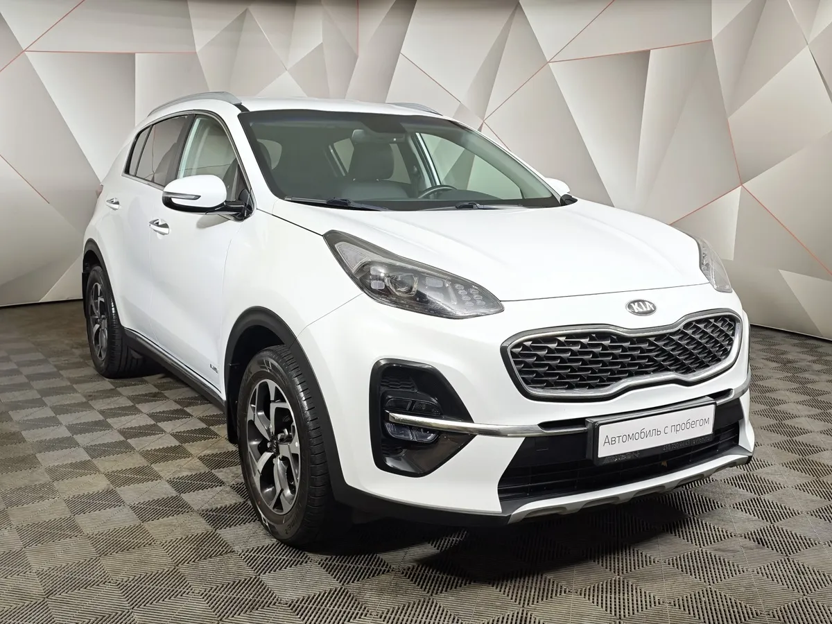 Kia Sportage 2.4 AT 4WD (184 л.с.) Luxe UEFA Белый в АВИЛОН. Слайд №3