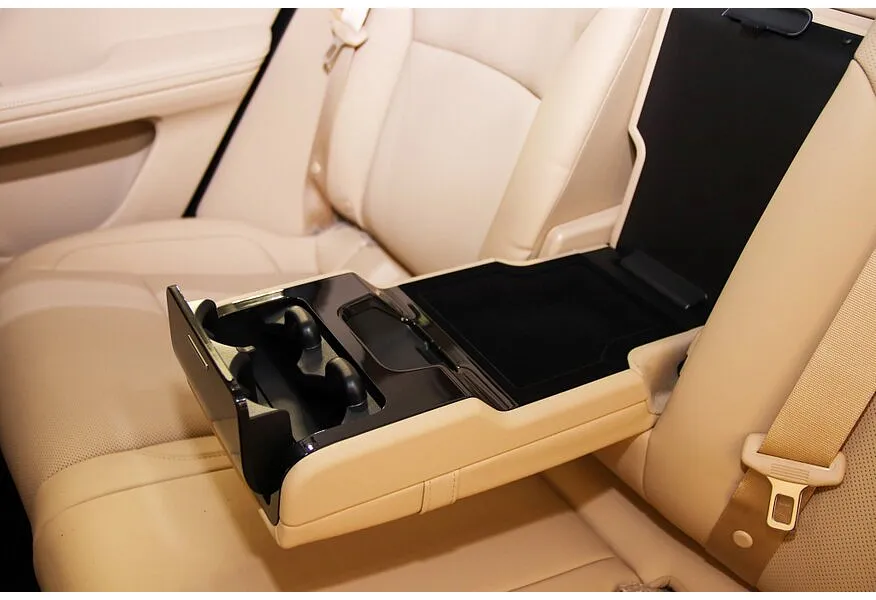 Seres M5 1.5 AT 4WD (496 л.с.) Premium Черный в АВИЛОН. Слайд №18