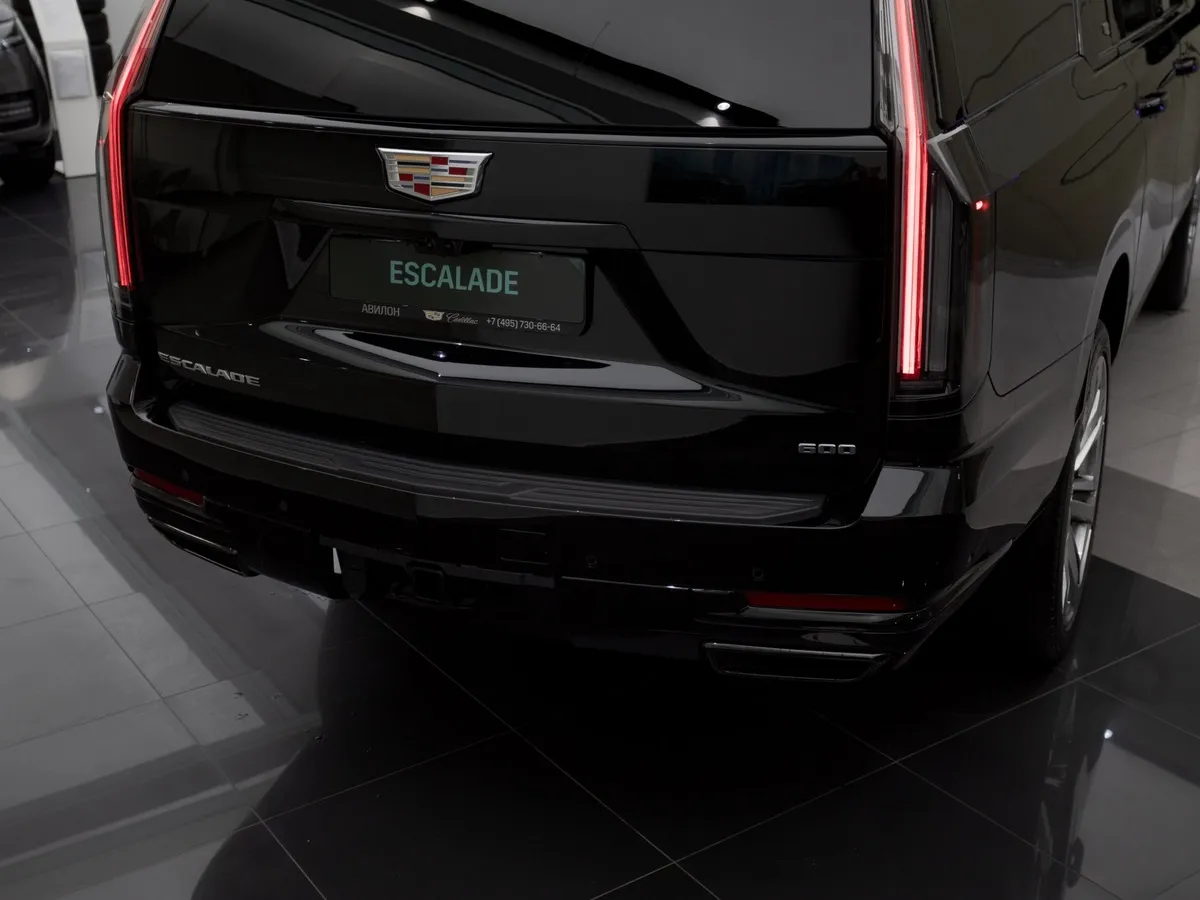 Cadillac Escalade 6.2 ESV AT AWD (420 л.с.) Sport Platinum Черный в АВИЛОН. Слайд №18