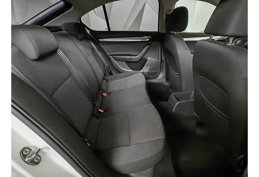 Skoda Octavia 1.4 TSI DSG (150 л.с.) Ambition Белый в АВИЛОН. Слайд №16