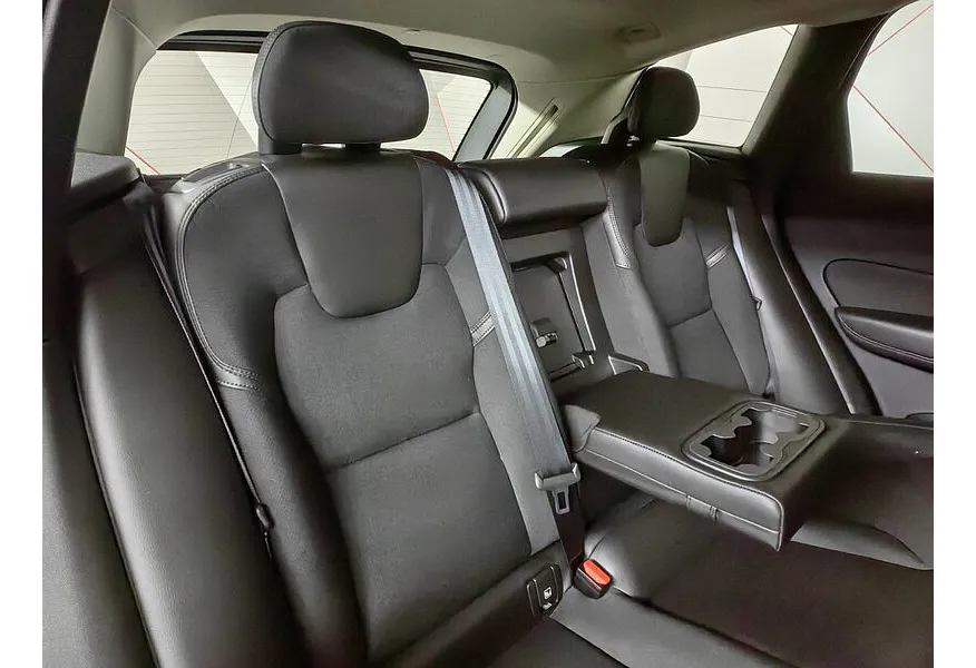Volvo XC60 2.0 D4 AT AWD (190 л.с.) Momentum Бежевый в АВИЛОН. Слайд №10
