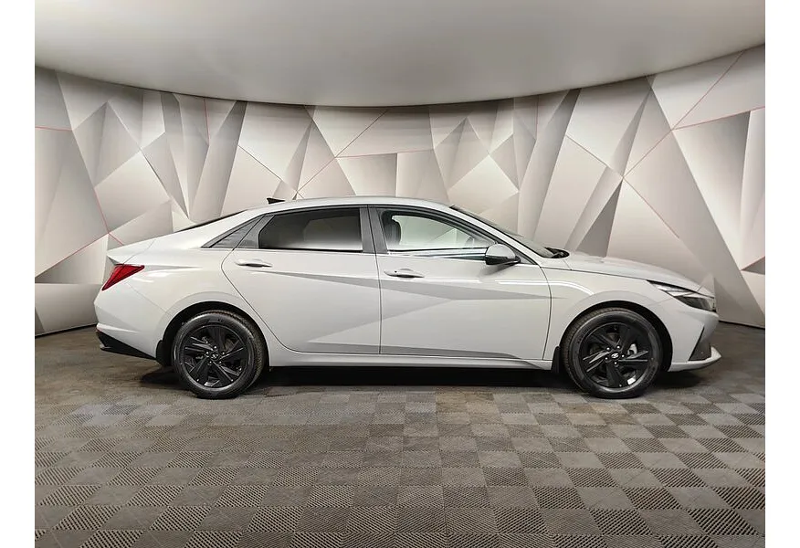 Hyundai Elantra 1.6 AT (128 л.с.) Elegance + Smart Sense Серый в АВИЛОН. Слайд №6