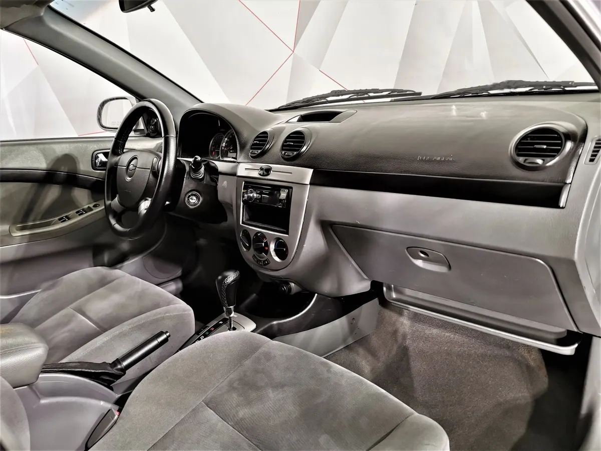 Chevrolet Lacetti 1.6 MT (109 л.с.) Platinum Серебристый в АВИЛОН. Слайд №12