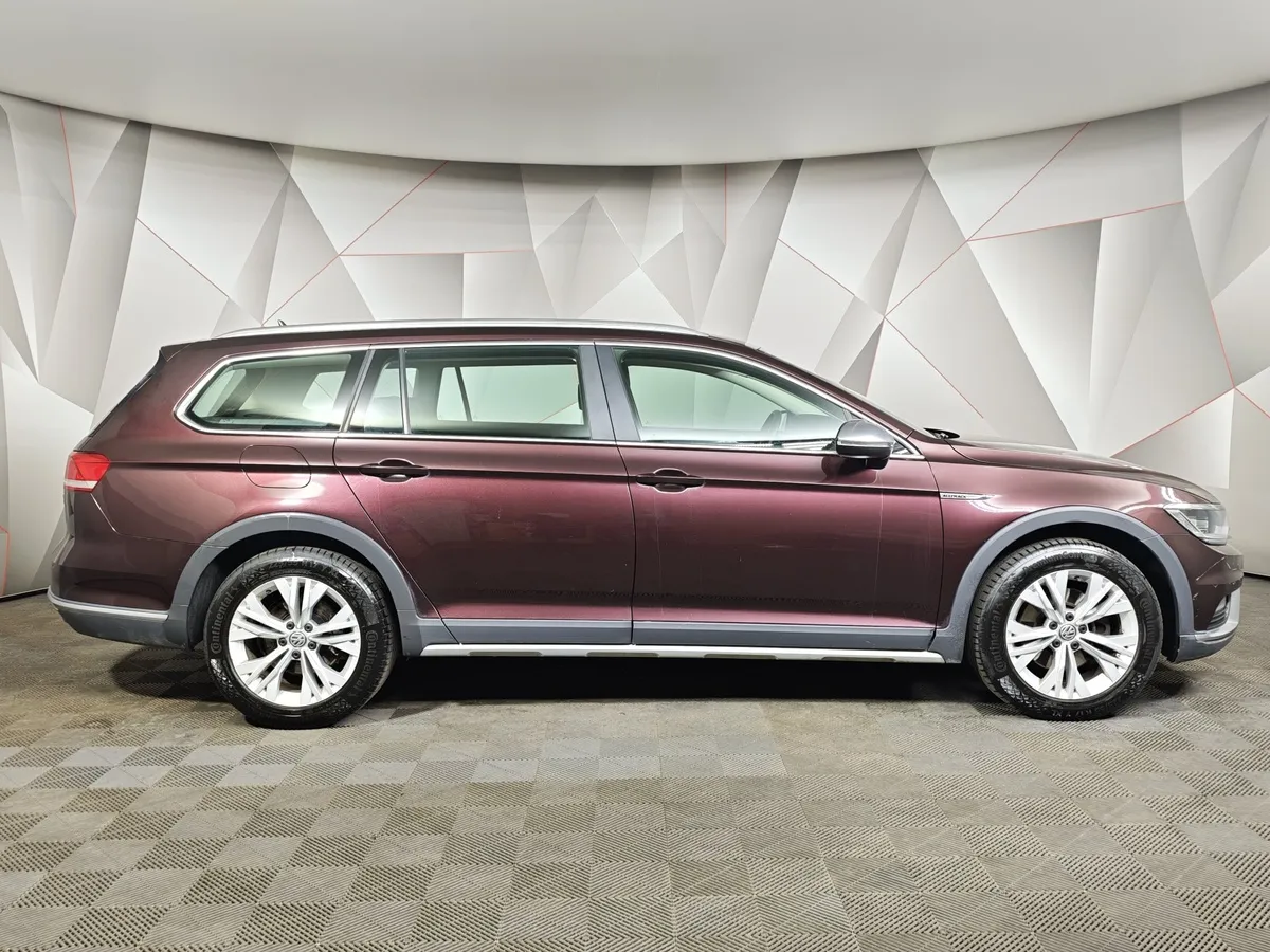 Volkswagen Passat 2.0 TSI BlueMotion DSG 4motion (220 л.с.) Красный в АВИЛОН. Слайд №5