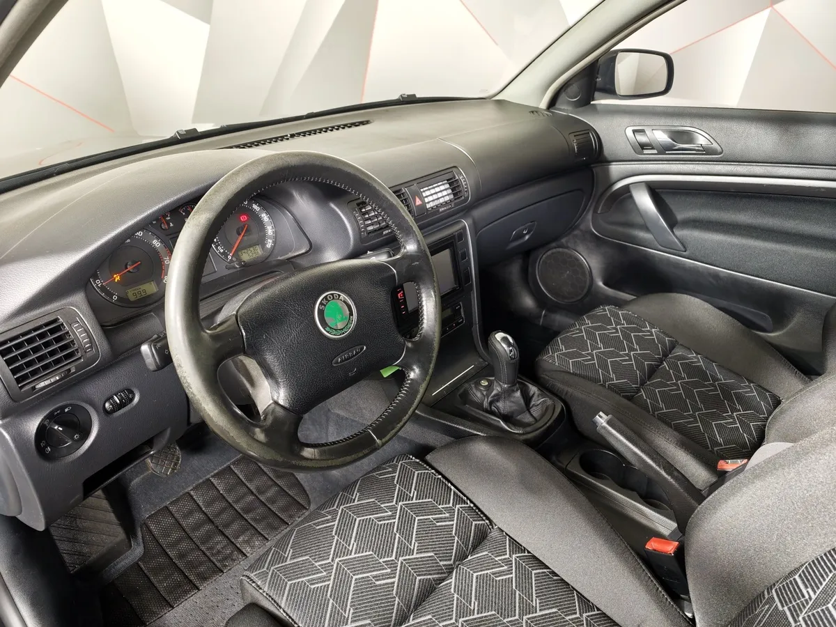 Skoda Superb 1.8T MT (150 л.с.) Черный в АВИЛОН. Слайд №17