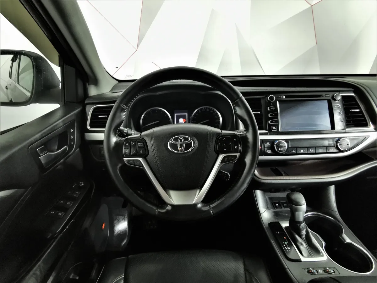 Toyota Highlander 3.5 AT AWD (249 л.с.) Престиж Красный в АВИЛОН. Слайд №19