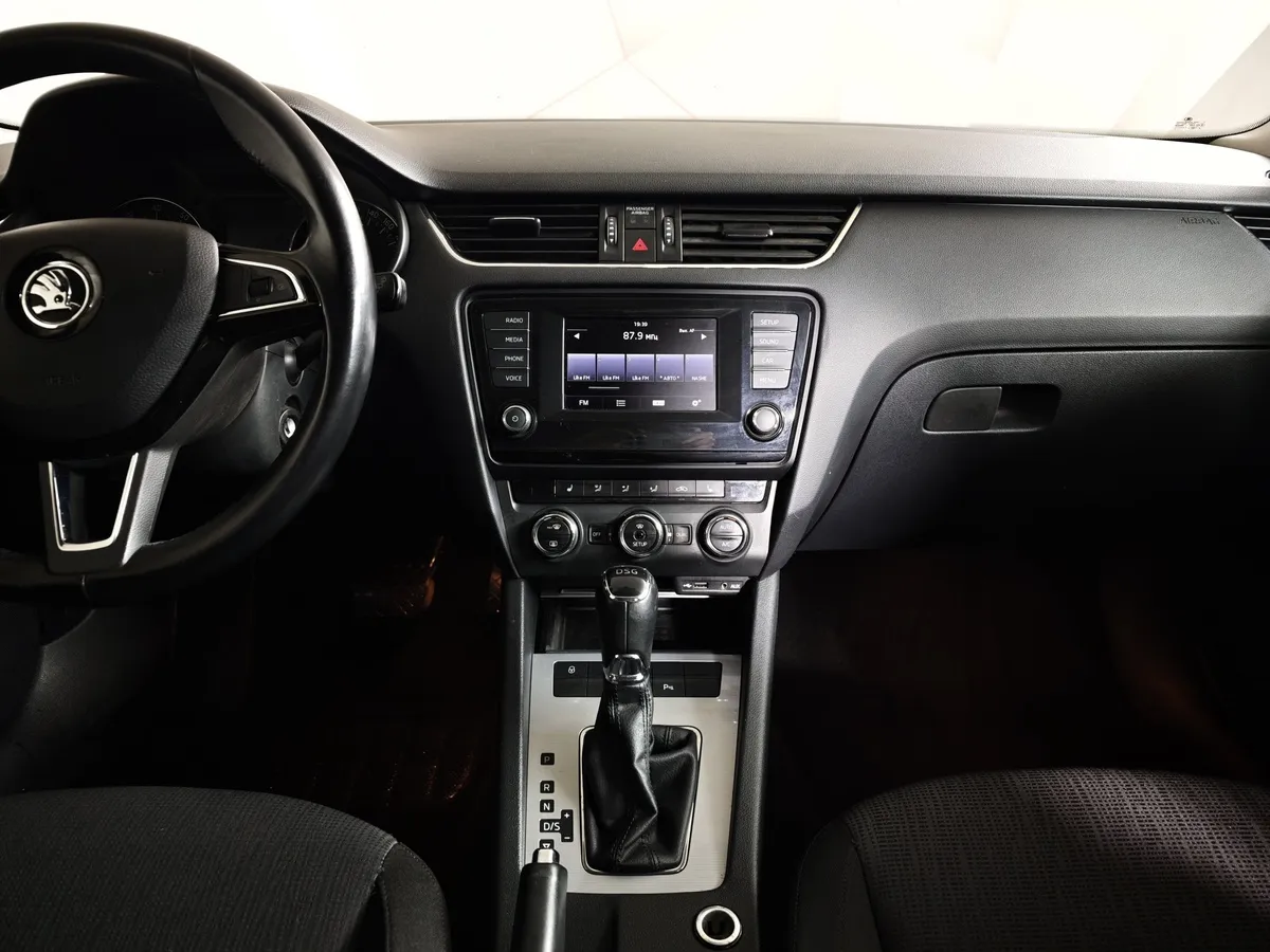 Skoda Octavia 1.8 TSI DSG (180 л.с.) Черный в АВИЛОН. Слайд №14