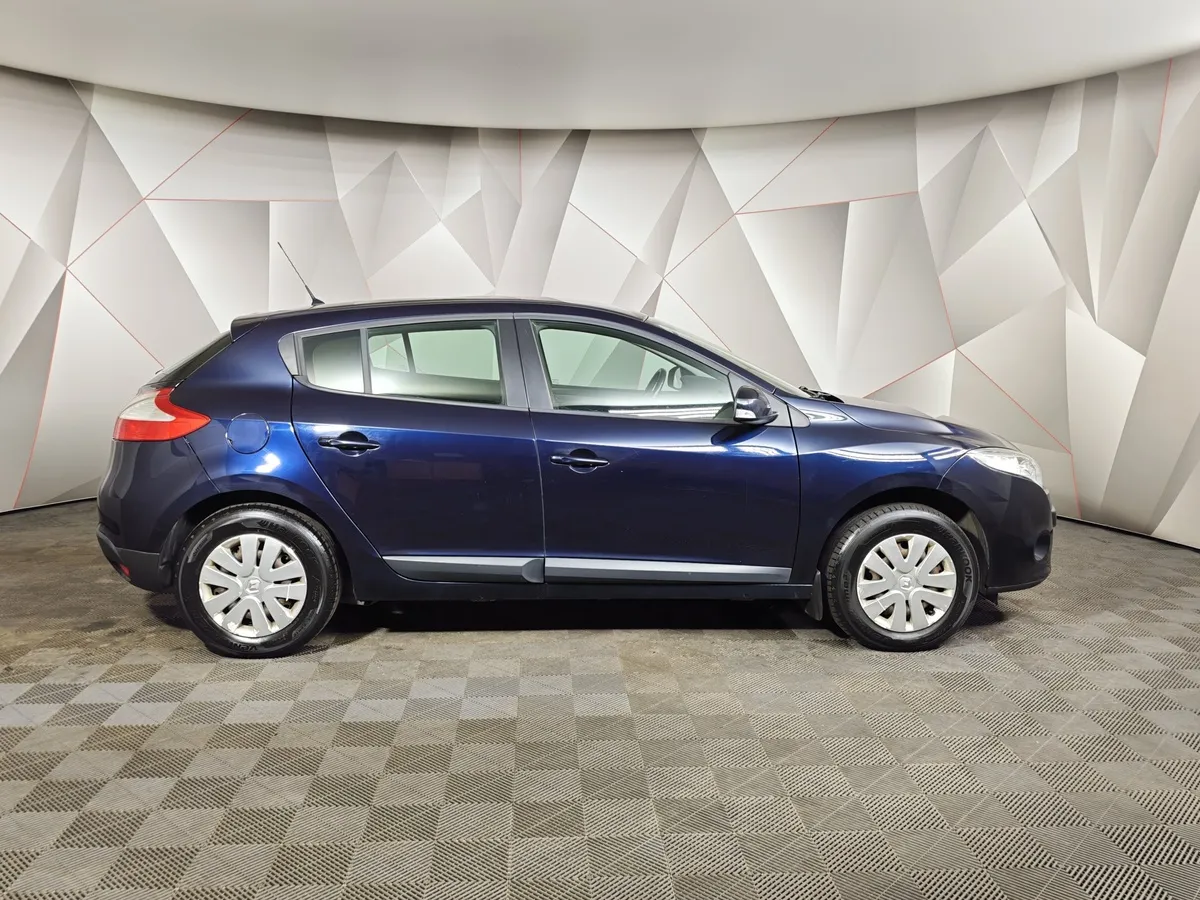 Renault Megane 1.6 MT (106 л.с.) Черный в АВИЛОН. Слайд №6