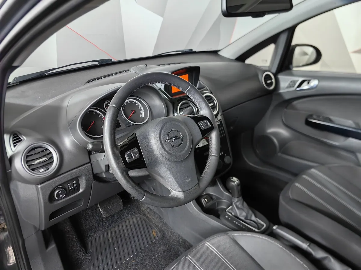 Opel Corsa 1.4 AT (101 л.с.) Черный в АВИЛОН. Слайд №18