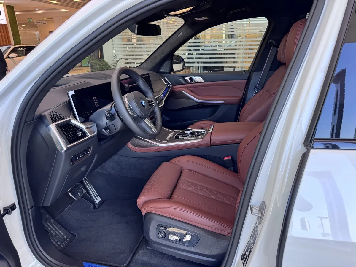 BMW X7 xDrive40i Steptronic (381 л.с.) Белый в АВИЛОН. Слайд №8