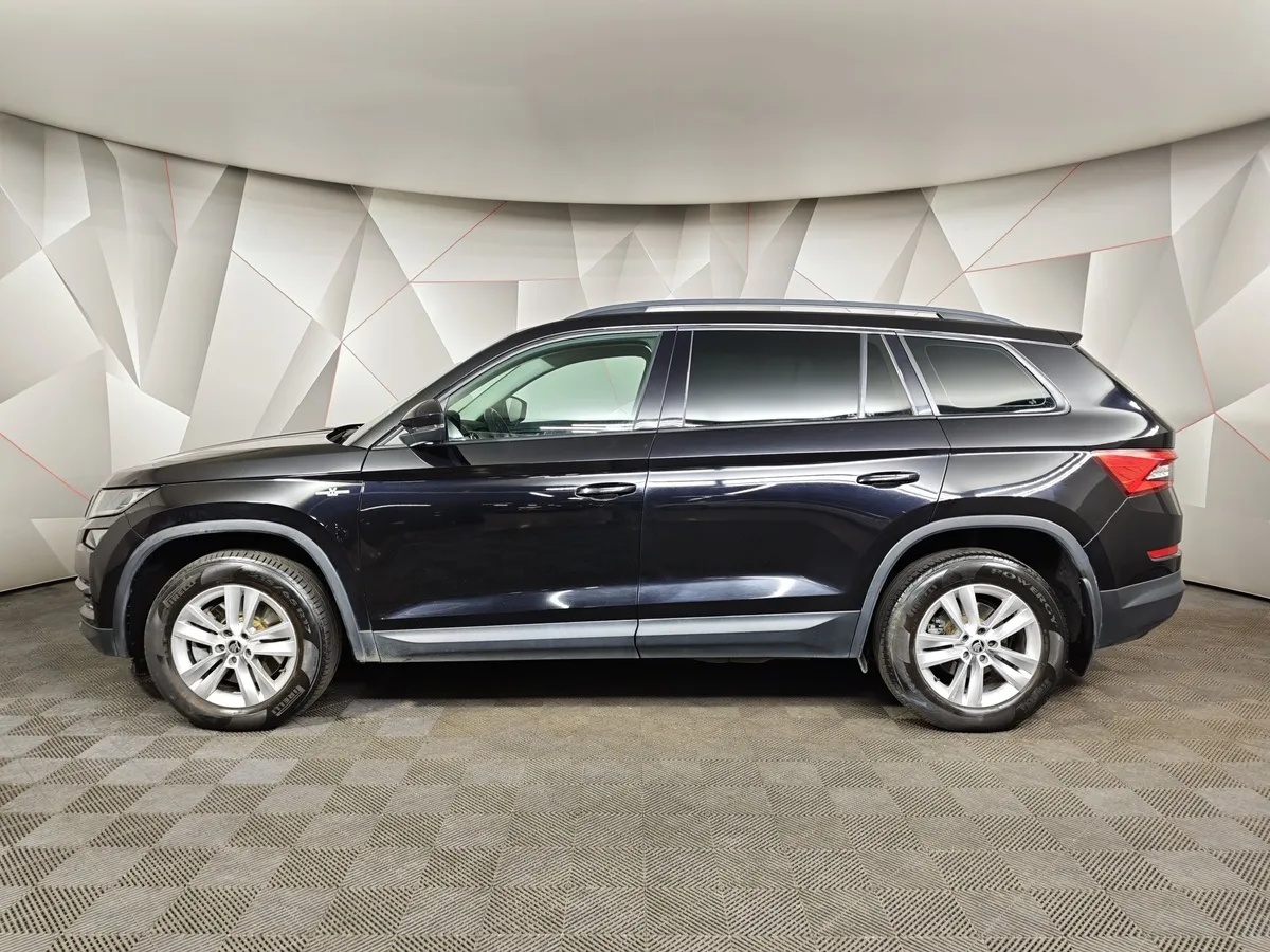 Skoda Kodiaq 2.0 TSI DSG 4X4 (180 л.с.) Черный в АВИЛОН. Слайд №5