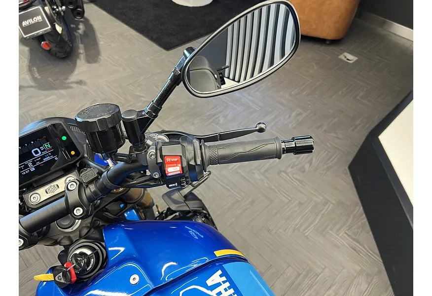 Yamaha XSR900 888 см³ (120 л.с.) (120) 888 Синий в АВИЛОН. Слайд №3