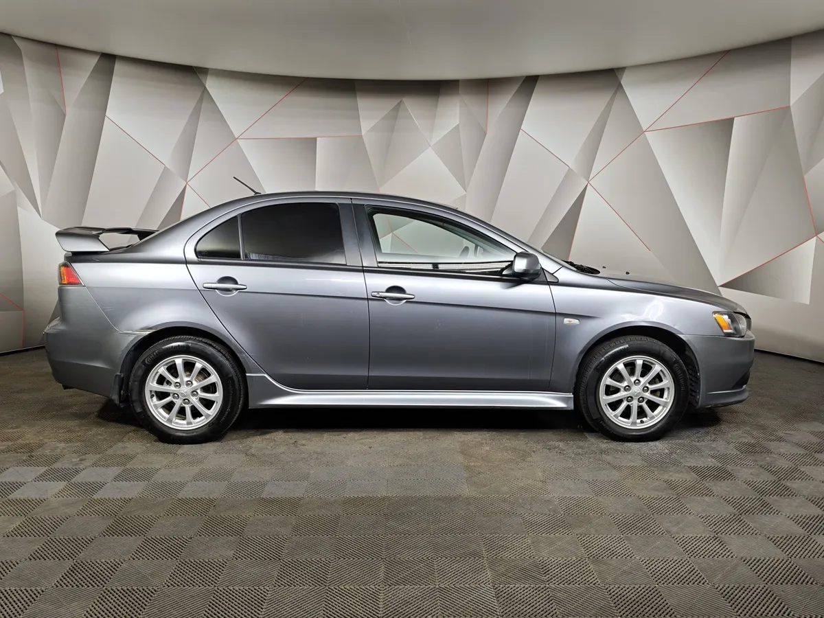 Mitsubishi Lancer 1.6 AT (117 л.с.) Серый в АВИЛОН. Слайд №6
