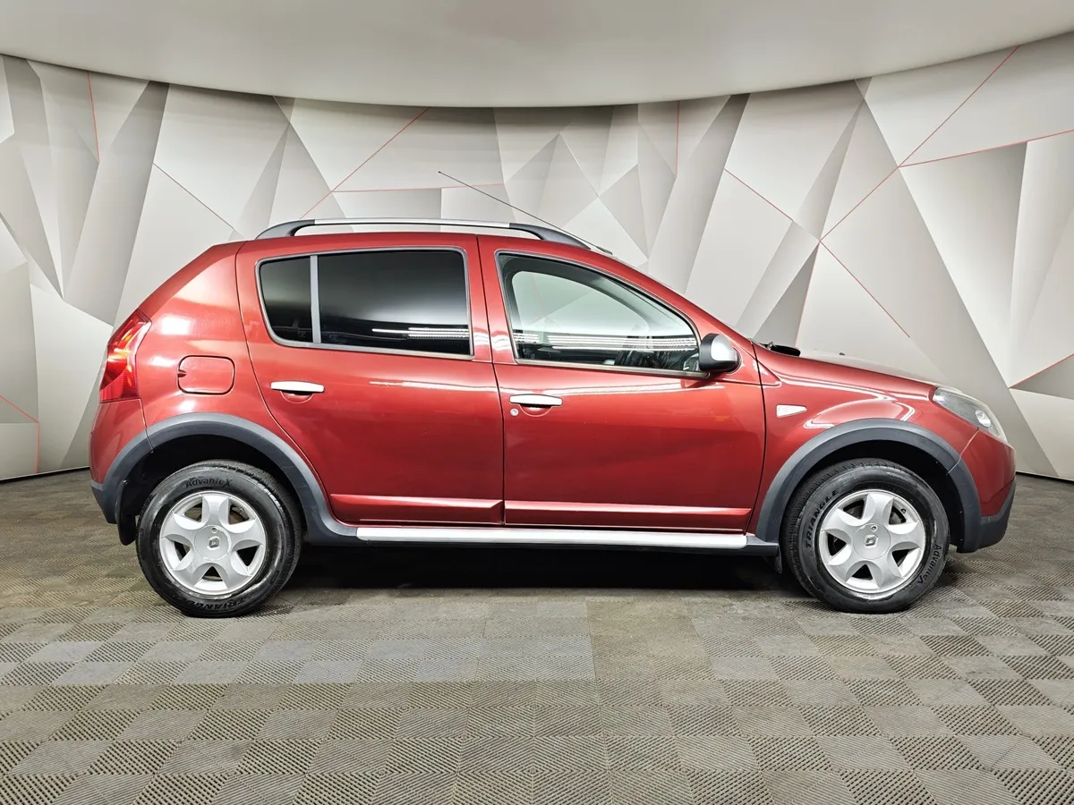 Renault Sandero 1.6 AT (103 л.с.) Stepway Красный в АВИЛОН. Слайд №6