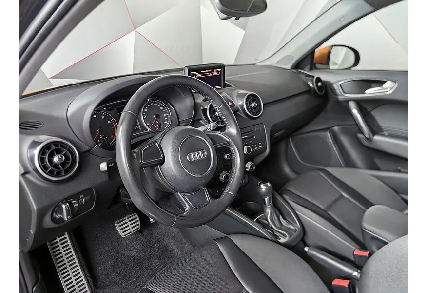 Audi A1 1.4 TFSI S-tronic (122 л.с.) Оранжевый в АВИЛОН. Слайд №17 Audi A1 1.4 TFSI S-tronic (122 л.с.) Оранжевый в АВИЛОН. Слайд №17
