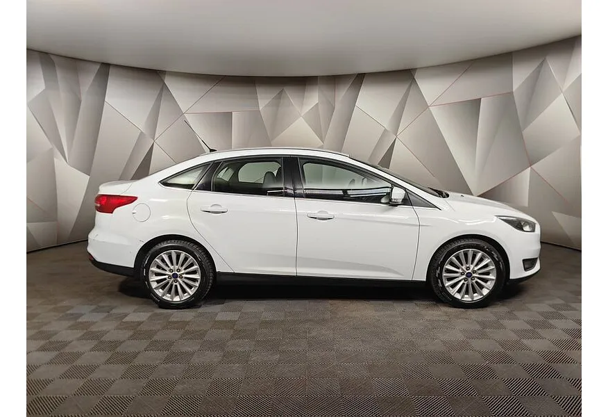 Ford Focus 1.6 PowerShift (125 л.с.) Titanium Белый в АВИЛОН. Слайд №6