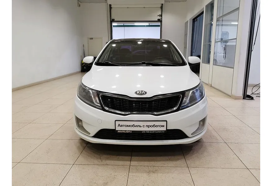 Kia Rio 1.6 AT (123 л.с.) Белый в АВИЛОН. Слайд №7