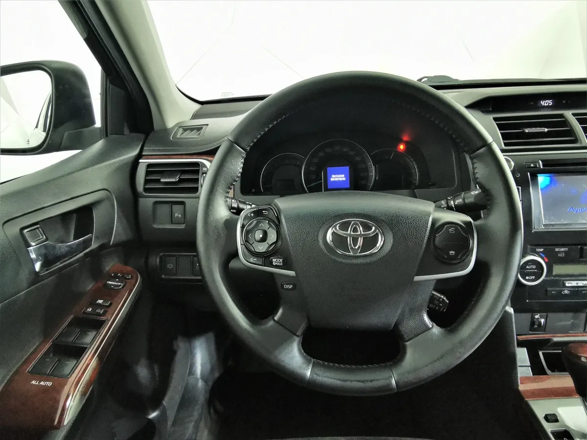 Toyota Camry 2.5 AT (181 л.с.) Черный в АВИЛОН. Слайд №19